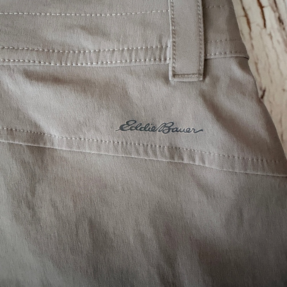 Eddie Bauer Summer Trail Shorts Womens 6 Tan Hiking Gorpcore Utility Cargo Nylon - Picture 10 of 10